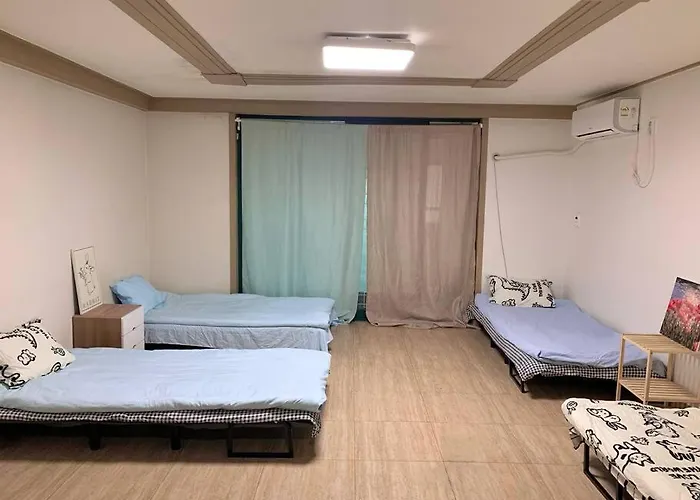 Korea江南区新论岘站四个单人床房间 * ソウル特別市